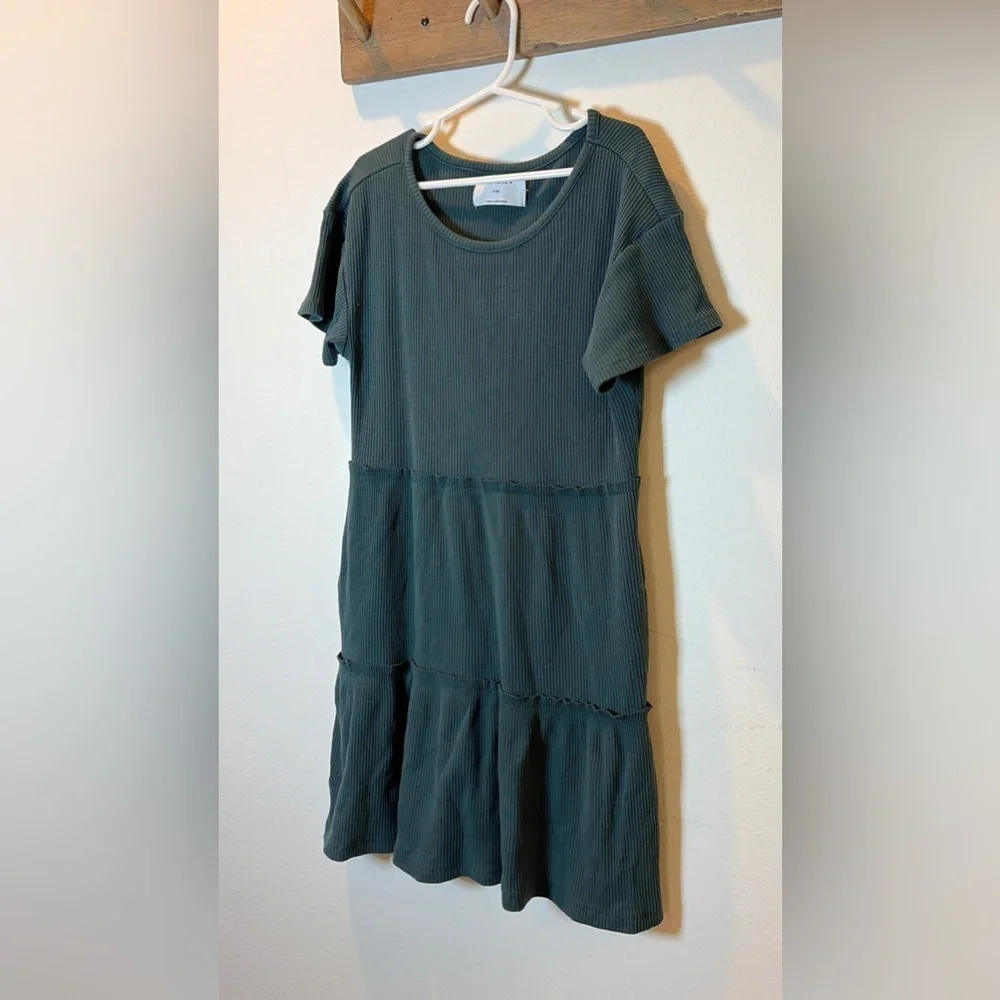 Old navy girls size M (8) tiered dress
